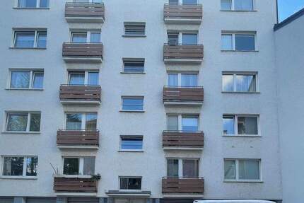 CITYHOUSE: Top Lage Deutz Bezugsfreie 2-Zimmer-Wohnung mit Aufzug und Balkon. 2 zimmer