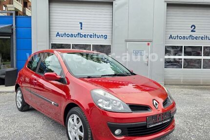 Renault Clio 215.682 km 1.999 &euro; Düsseldorf 40589