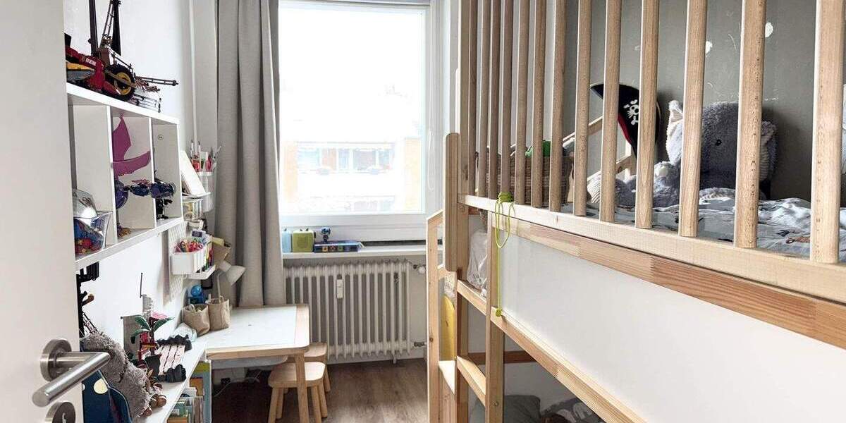 Stilvolle 4-Zimmer-Wohnung im 2. Obergeschoss - nahezu kernsaniert & modern geschnitten 4 zimmer