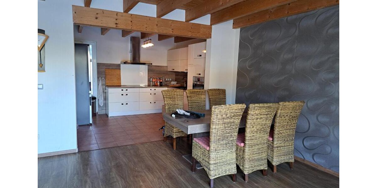 Versetzte Doppelhaushälfte in Pulheim-Sinnersdorf, Bj. 2005 4 zimmer