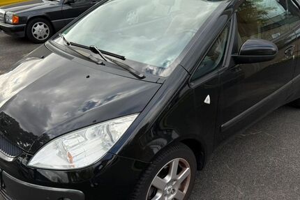 Mitsubishi Colt 104.000 km 2.950 &euro; Köln 50739