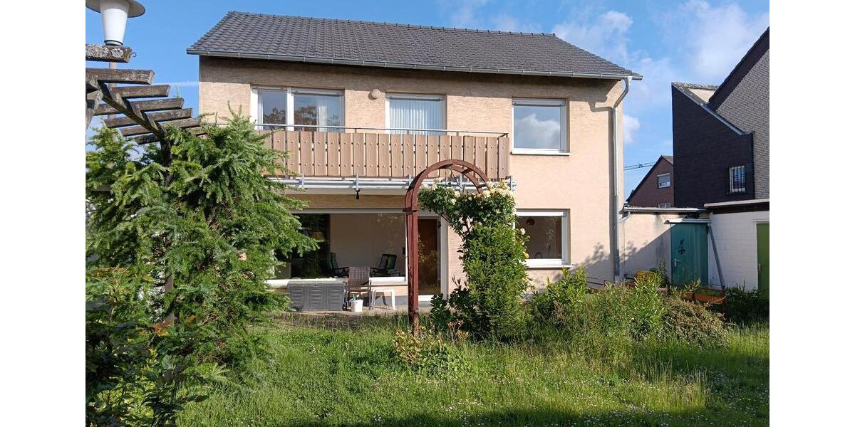 Einfamilienhaus Wesseling - 7 Zimmer, 130 m&sup2;, 480.000&euro; | Angebot:26901796