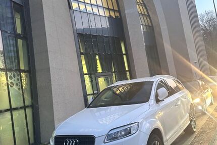Audi Q7 309.700 km 8.900 &euro; Köln 51103