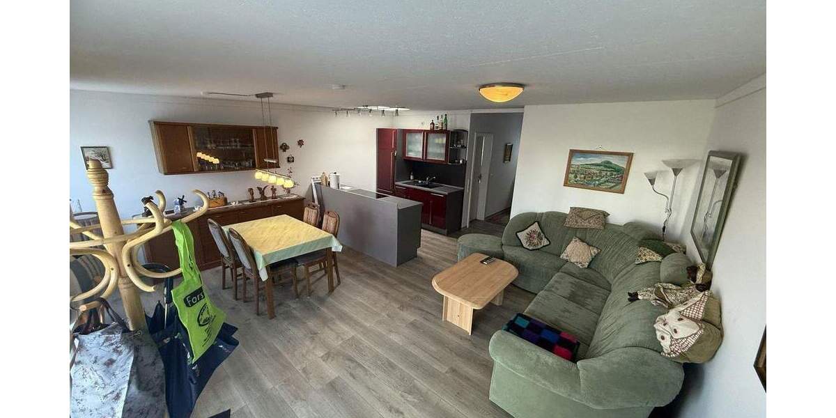 Charmante Doppelhaushälfte mit Hobbyraum, Garagen und idyllischem Garten in Mettmann 1 zimmer