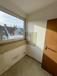 KOMPAKT, HELL UND KOMFORTABEL - Dachgeschoßwohnung Düsseldorf Stadtbezirk 3 | Angebot:26866080