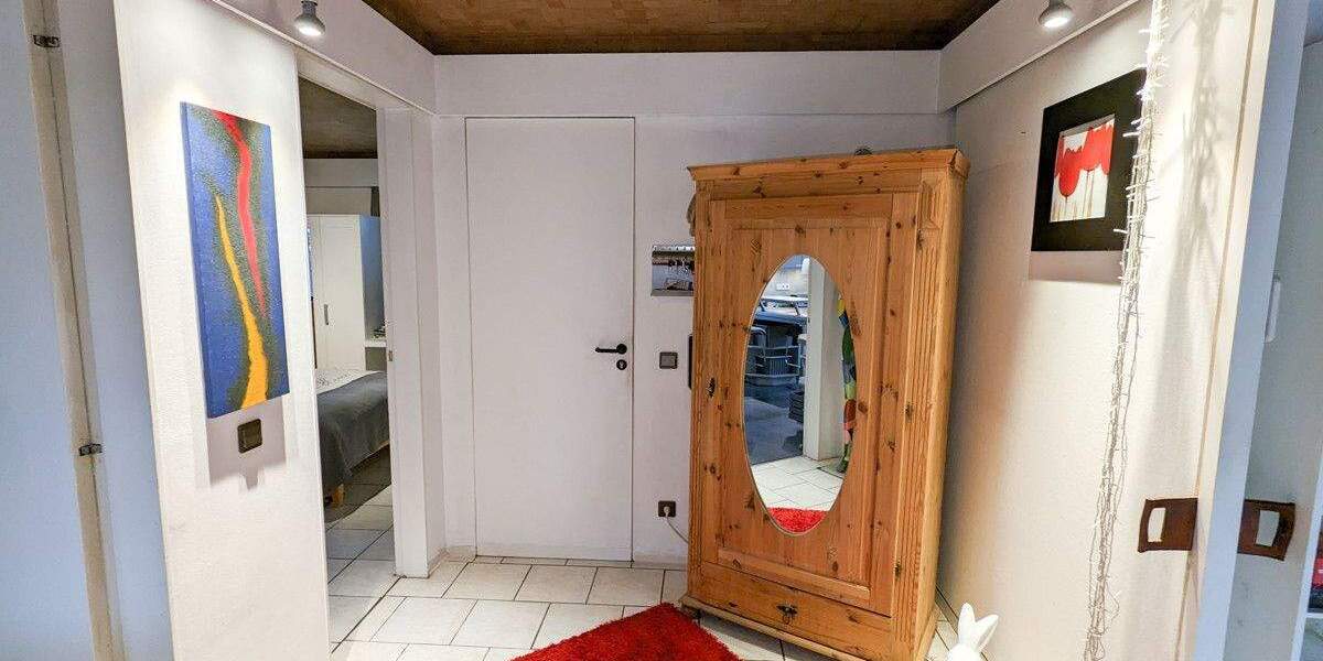 Gepflegtes 1-2-Familienhaus mit Palmengarten und Garage sucht nette Eigentümer 7 zimmer