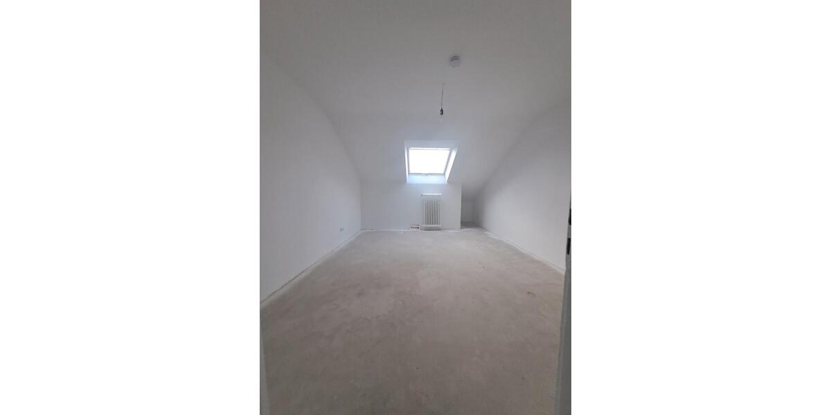 Dachgeschoßwohnung Leverkusen Schlebusch - 3 Zimmer, 62 m&sup2;, 570&euro; | Angebot:26215406