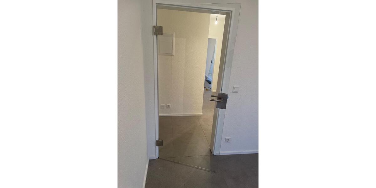 EXKLUSIVE, KERNSANIERTE SINGLE WOHNUNG IN ZENTRALER LAGE ! 1 zimmer