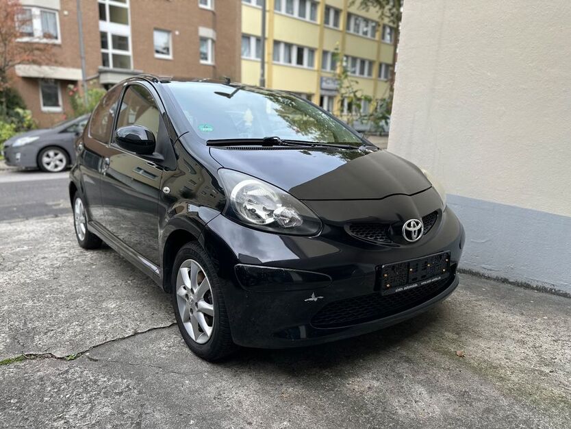 Toyota Aygo (X) 105.000 km 3.499 € Ratingen 40878