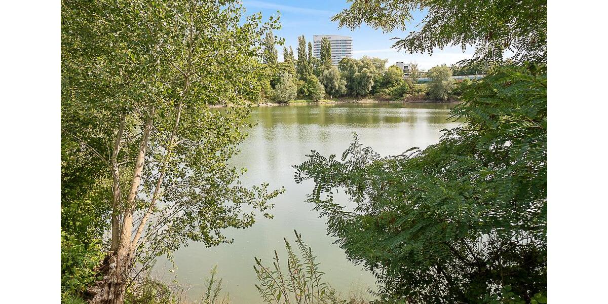 Tolle Wohnlage in Heerdt: Moderne 4-Zimmer-Wohnung mit Balkon und zwei Bädern (mietpreisgedämpft) 4 zimmer