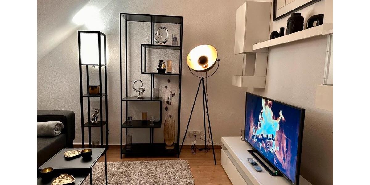 Dachgeschoßwohnung Köln Nippes - 2 Zimmer, 55 m&sup2;, 1.330&euro; | Angebot:25239858