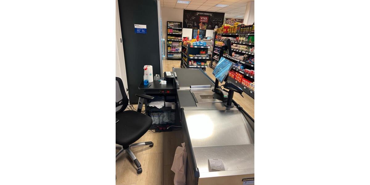 Lebensmitelgescheft ( Viva Market ) komplett eingerichtet zimmer