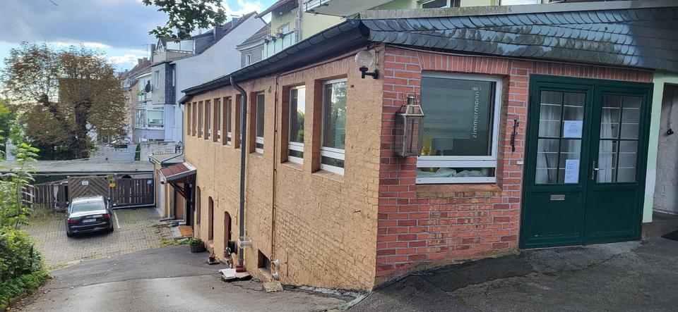 Helle Gewerbefläche , ca.162 m² zzgl. Lager 70 m² ab sofort zimmer