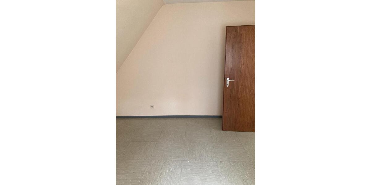 Dachgeschoßwohnung Neuss Reuschenberg - 3 Zimmer, 45 m&sup2;, 650&euro; | Angebot:26347750