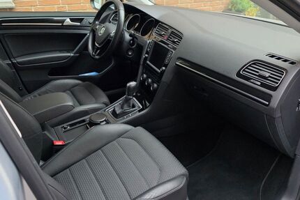 VW Golf 23.000 km 17.950 &euro; Bergheim 50126