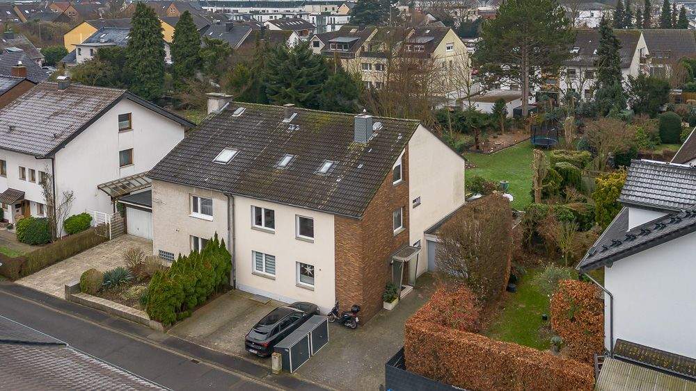 Solides 3-Familienhaus in ruhiger Lage von Pulheim - im südlichen Bereich von Stommeln 8 zimmer
