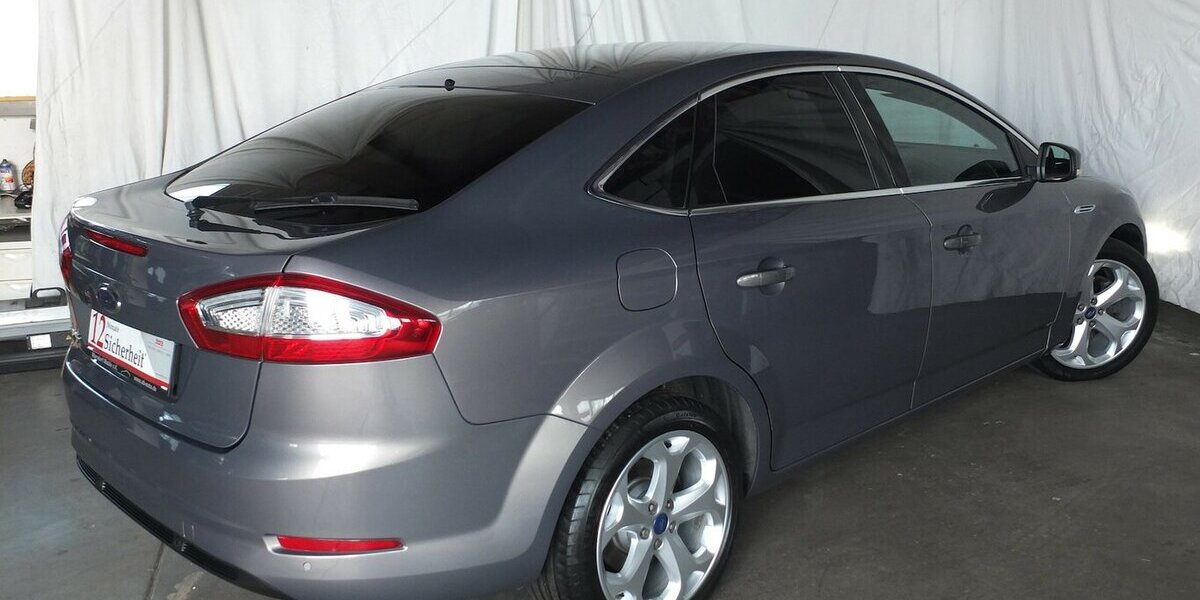 Ford Mondeo 2.0TDCi WM26: NAVI XENON PDC AHK BLUETOOTH 143.215 km 8.908 &euro; Köln 50858
