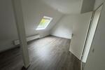 Dachgeschoßwohnung Langenfeld (Rheinland) - 2 Zimmer, 42 m&sup2;, 750&euro; | Angebot:26049841
