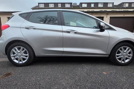 Ford Fiesta 17.719 km 11.999 &euro; köln 51061