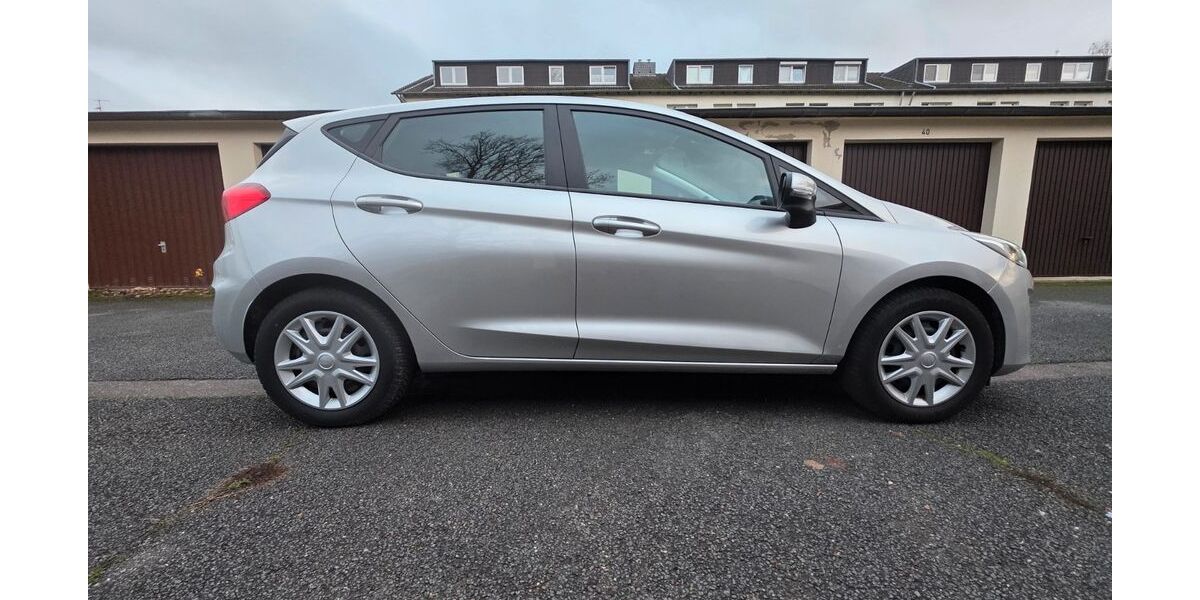 Ford Fiesta 17.719 km 11.999 &euro; köln 51061