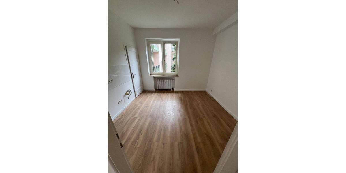 Etagenwohnung Düsseldorf Bilk - 3 Zimmer, 79 m&sup2;, 1.430&euro; | Angebot:26886365