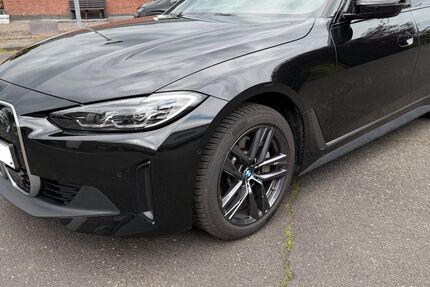 BMW i4 23.000 km 38.600 &euro; Erftstadt 50374