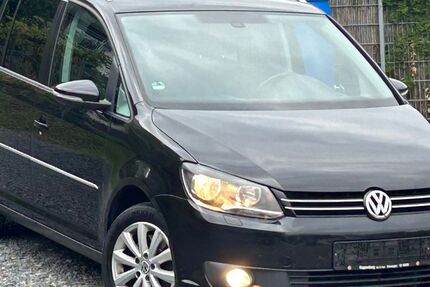 VW Touran 305.526 km 4.899 € Overath bei Köln 51491