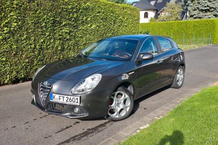 Alfa Romeo Giulietta 103.000 km 11.999 &euro; Köln 51145