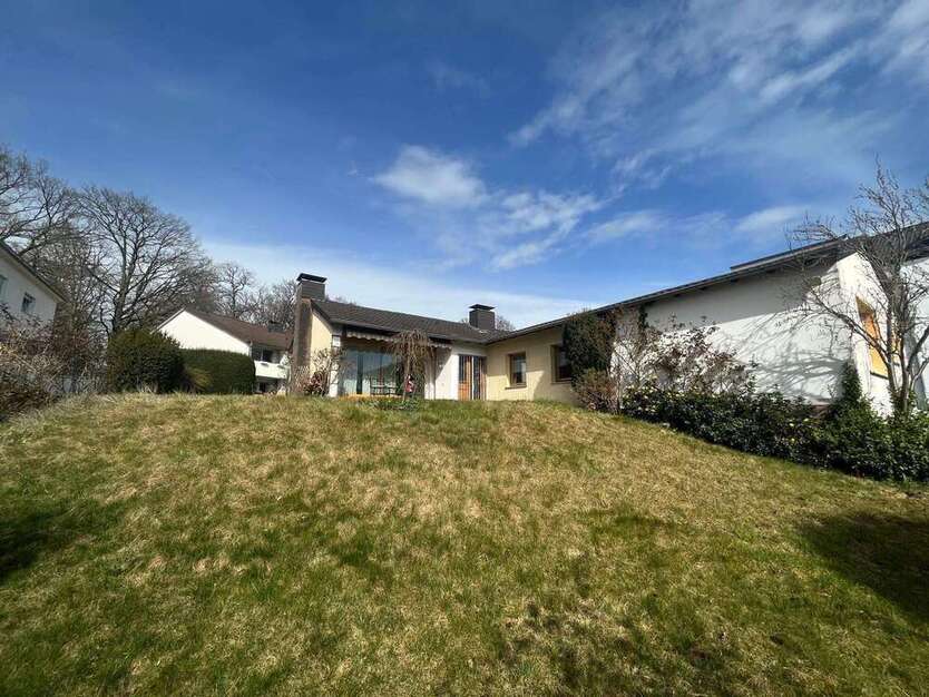 Haus zum Kaufen in Refrath 660.000 € 160 m²