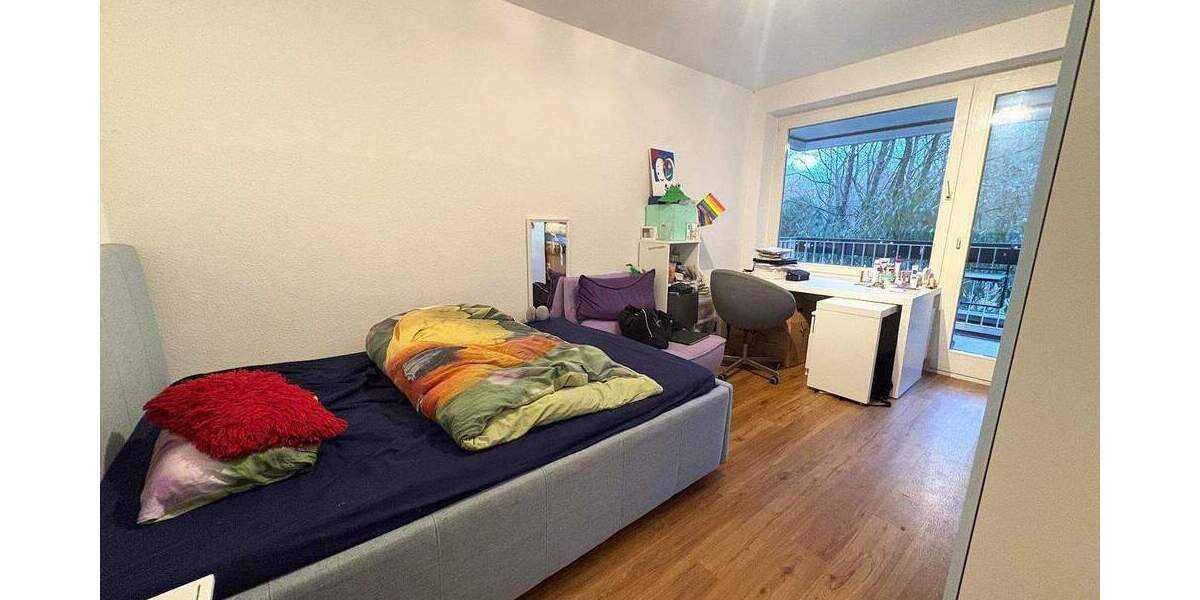 Nur noch einziehen! Modernisierte 4-Zimmer mit 2 Balkonen, neues Bad mit Wanne, Gäste-Bad mit Dusche 4 zimmer