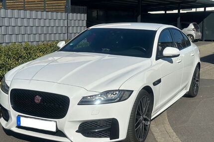 Jaguar XF 179.900 km 10.900 &euro; Wesseling 50389