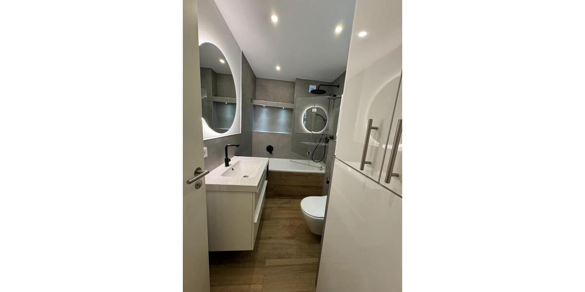 Luxuriöse und kernsanierte 2 Zimmer Wohnung 2 zimmer