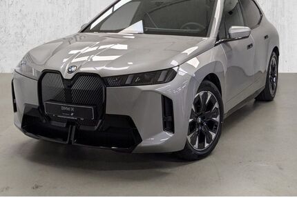BMW iX 2.900 km 82.490 &euro; Düsseldorf 40595