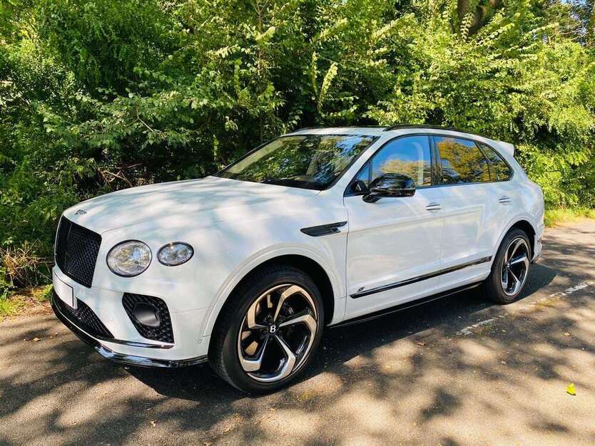 Bentley Bentayga 15.600 km 219.900 € Brühl 50321