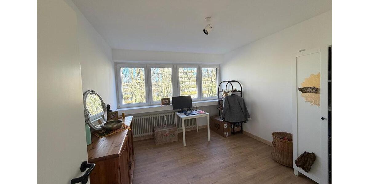 Etagenwohnung Bergisch Gladbach Paffrath - 4 Zimmer, 114 m&sup2;, 1.285&euro; | Angebot:25547462