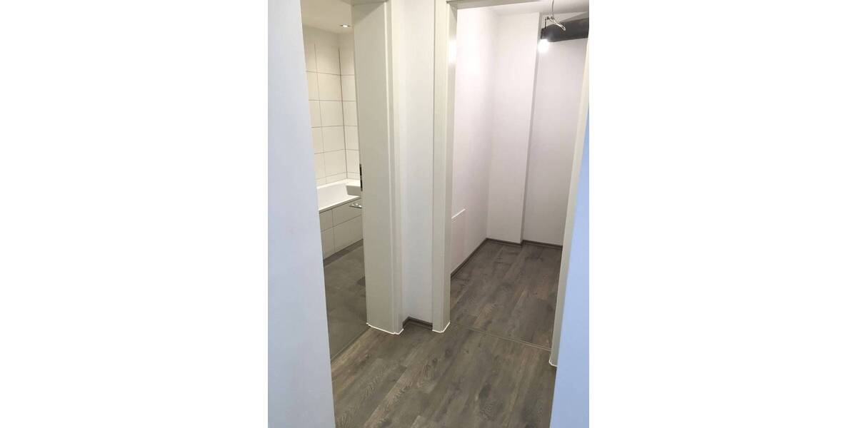 Moderne 2-Zimmer-Wohnung mit Balkon im 1. Obergeschoss 2 zimmer