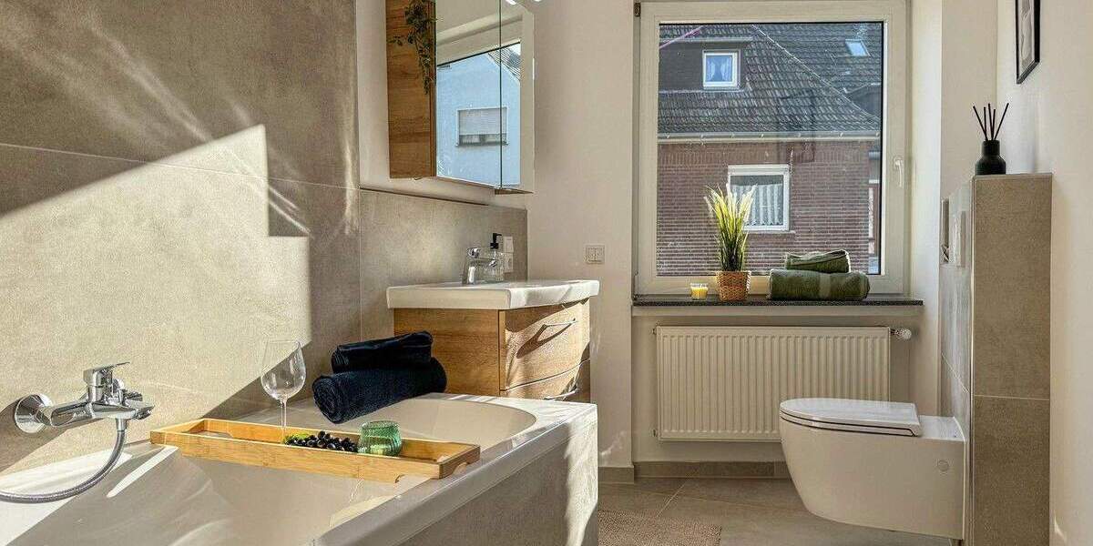 *TOP* modernisierte 4- Zimmer- Wohnung mit Garten und Doppelgarage 4 zimmer