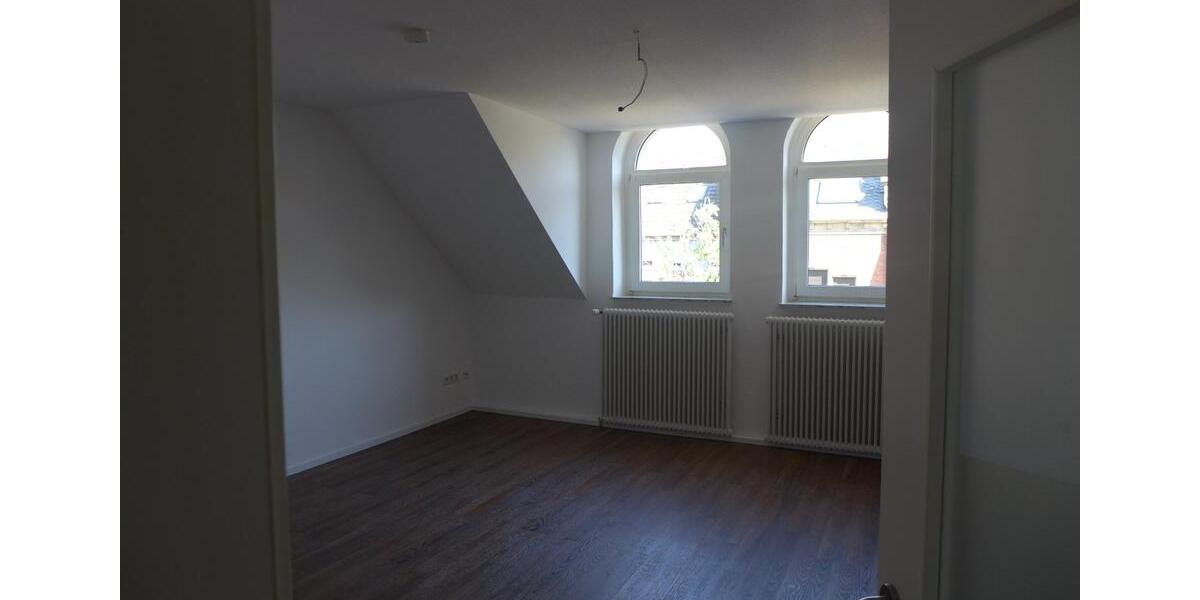 Dachgeschoßwohnung Düsseldorf Stadtbezirk 7 - 4 Zimmer, 96 m&sup2;, 1.200&euro; | Angebot:25478974