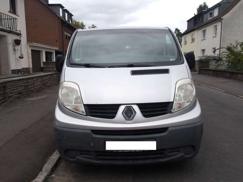 Renault Trafic 150.000 km 6.850 € Siegburg 53721