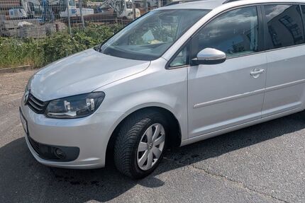 VW Touran 274.000 km 5.299 &euro; Köln 50829