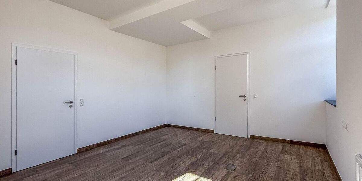 Gewerbeobjekt Overath Untereschbach - 6 Zimmer, 133 m&sup2;, 185.000&euro; | Angebot:24252029