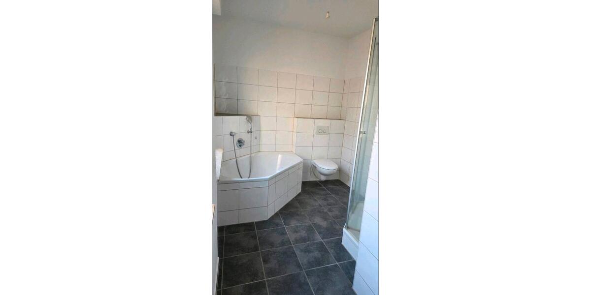 Erdgeschoßwohnung Bergisch Gladbach Gronau - 3 Zimmer, 110 m&sup2;, 1.650&euro; | Angebot:26055113
