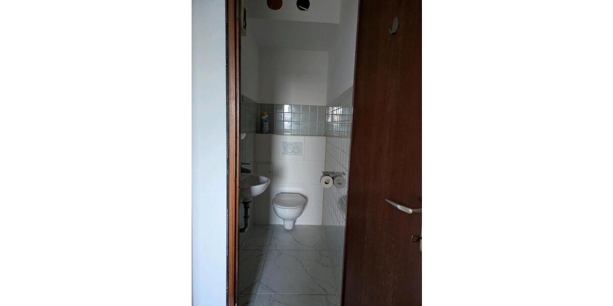 3ZiKüBadWC_Balkon_Loggia_Keller_1.200 kalt_Kôln Poll 3 zimmer