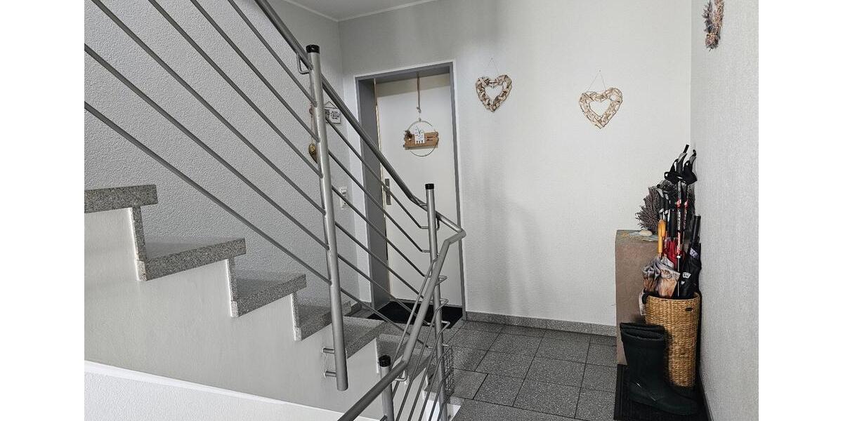 Etagenwohnung Niederkassel - 4 Zimmer, 80 m&sup2;, 359.000&euro; | Angebot:25442267