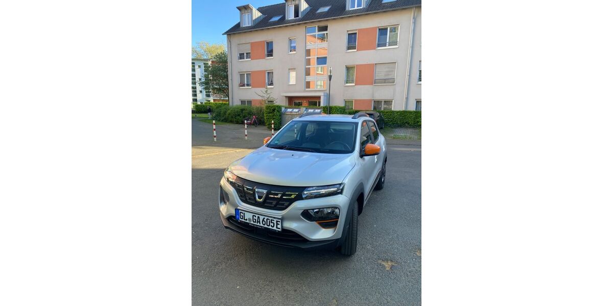 Dacia Spring 31.000 km 10.500 &euro; Köln 51107