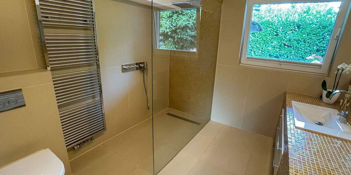 Einfamilienhaus Neuss Selikum - 9 Zimmer, 390 m&sup2;, 1.750.000&euro; | Angebot:24557679