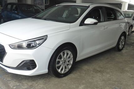 Hyundai i30 150.000 km 9.950 &euro; Düsseldorf 40223