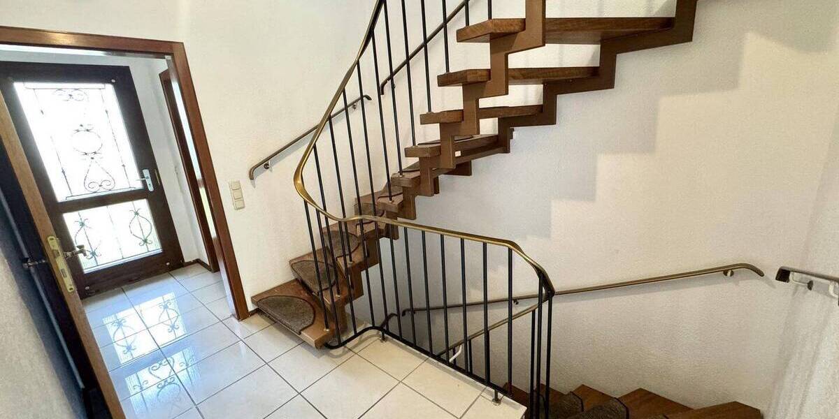 Schöne Doppelhaushälfte zentral in Leverkusen Lützenkirchen 4 zimmer