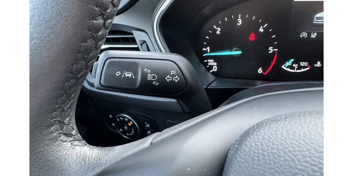 Ford Focus Navi+Temp+Sitzh+Spurh+CarPlay+6xServ+1H+E6 93.000 km 11.250 &euro; Erftstadt 50374