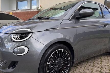 Fiat 500e 29.000 km 22.499 &euro; Bergisch Gladbach 51467